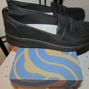 CLARKS CLOUDSTEPPERS  LOAFERS (BNIB) 7.5 WOMEN